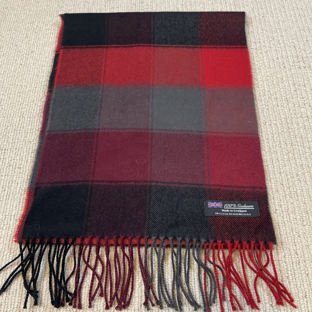 100% CASHMERE SCARF MADE IN SCOTLAND Plaid. Check Red Black 68x12